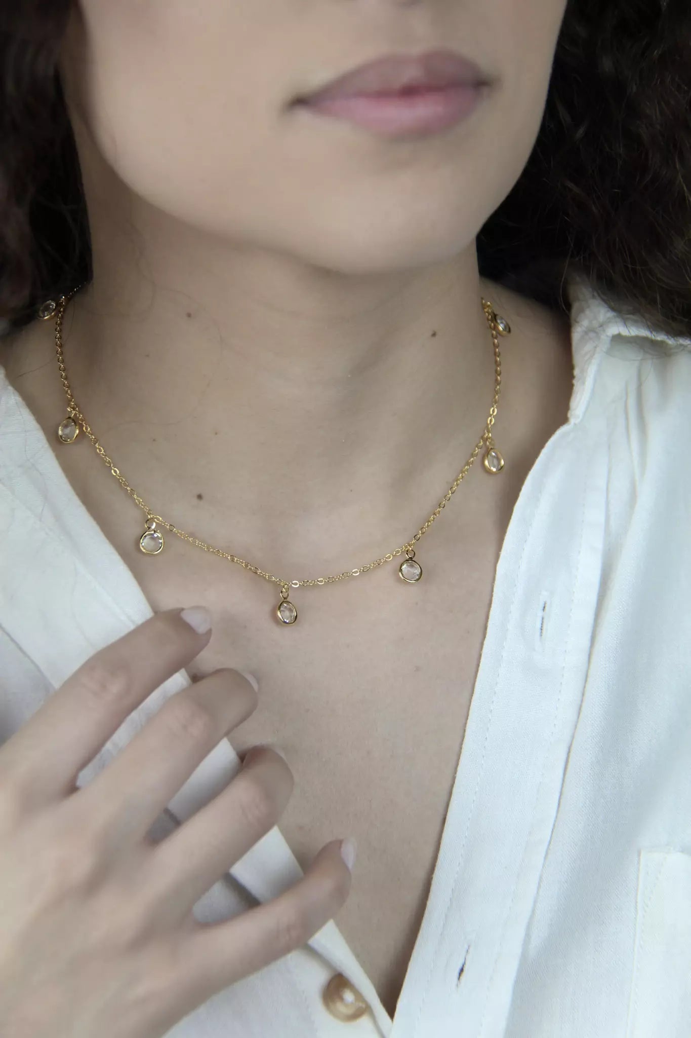 Short Necklace with Crystal Solitaire Pendants - Gold