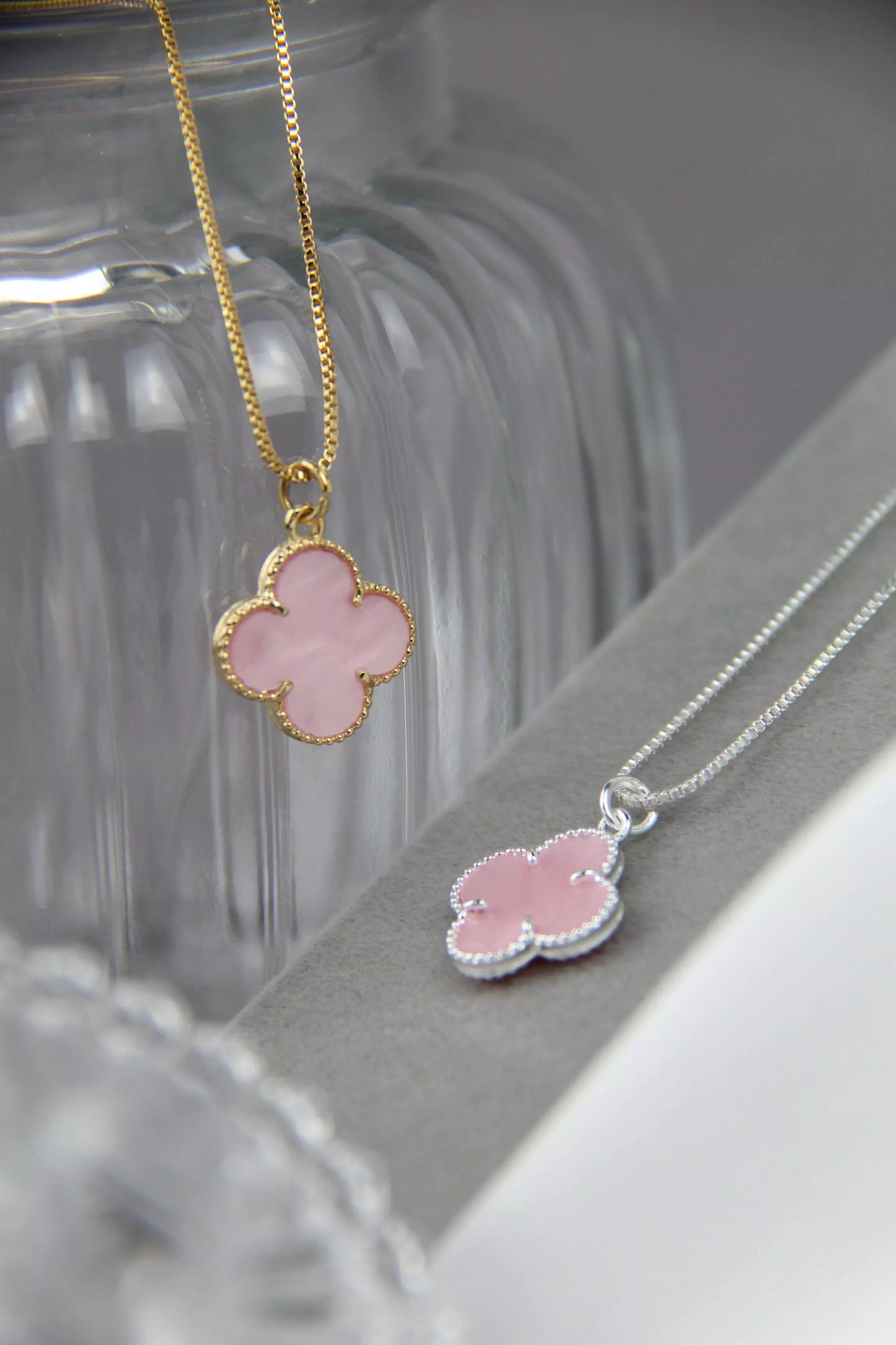 Medium Necklace with Light Pink Clover Pendant - Silver