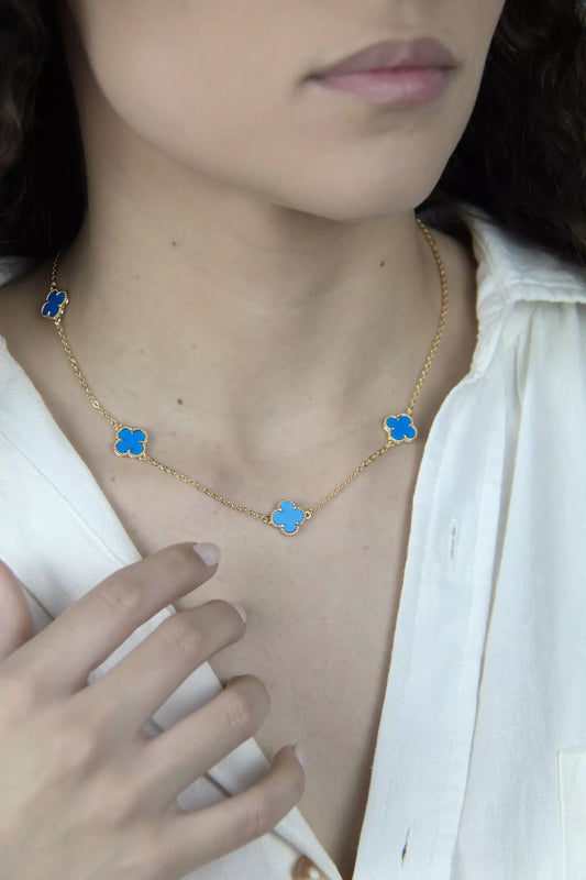 Short Necklace with Five Blue Clovers - Gold